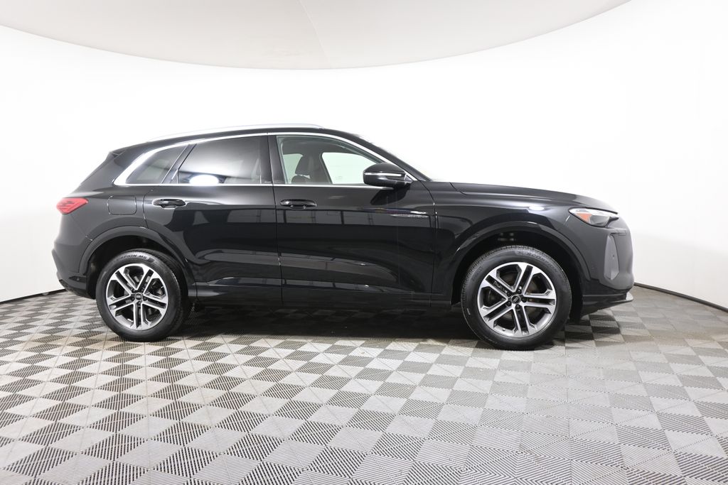 Thumbnail: 2025 Audi Q5 - 8