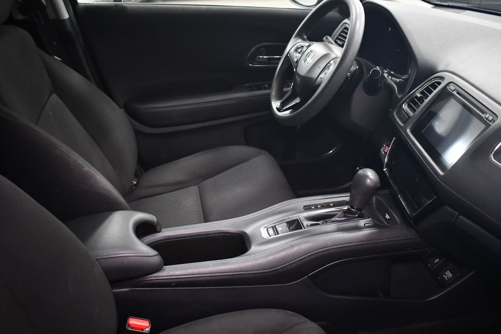 Thumbnail: 2016 Honda HR-V - 32
