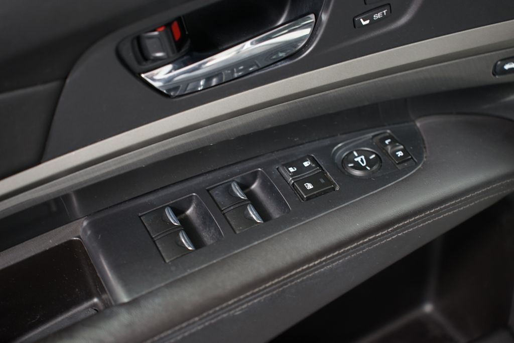 2014 Acura RLX  29