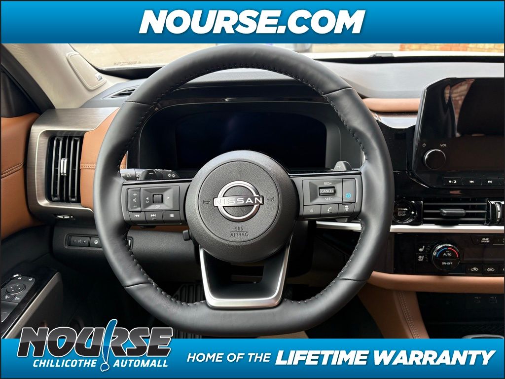 2025 Nissan Pathfinder Platinum photo