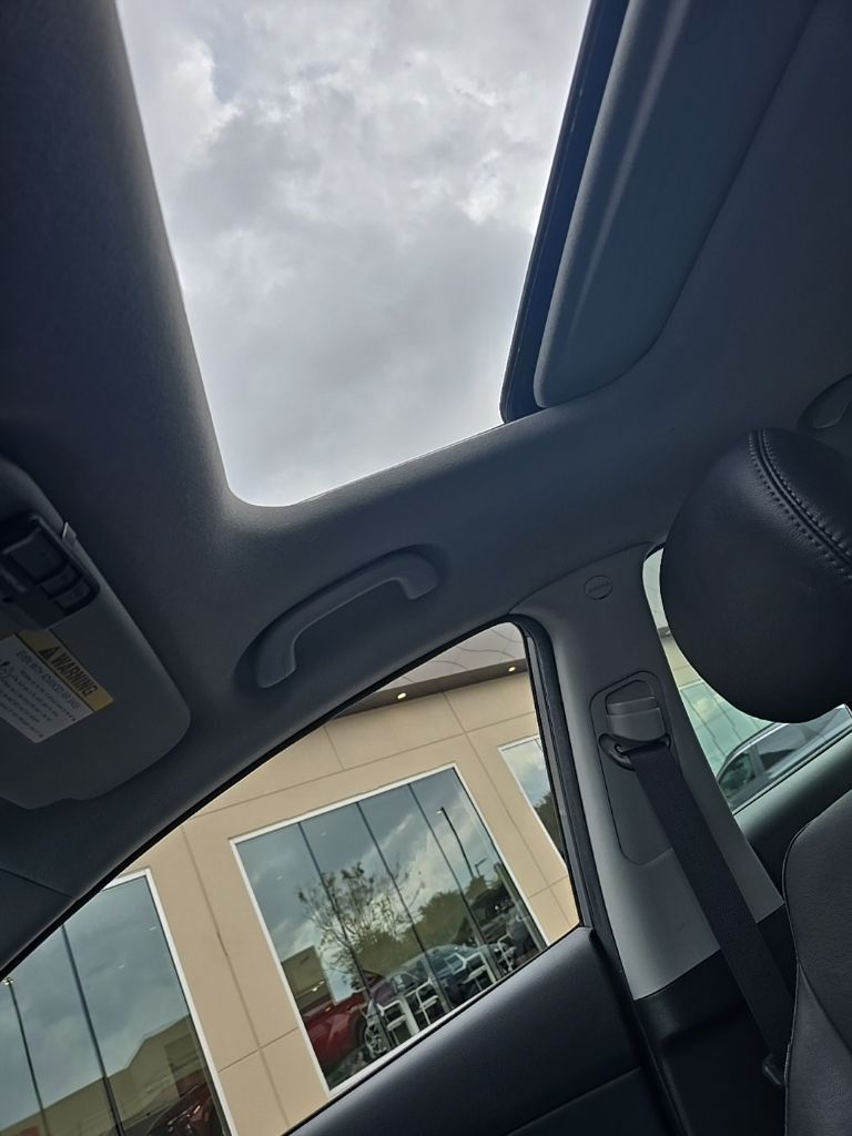 Thumbnail: 2013 Hyundai Elantra - 8