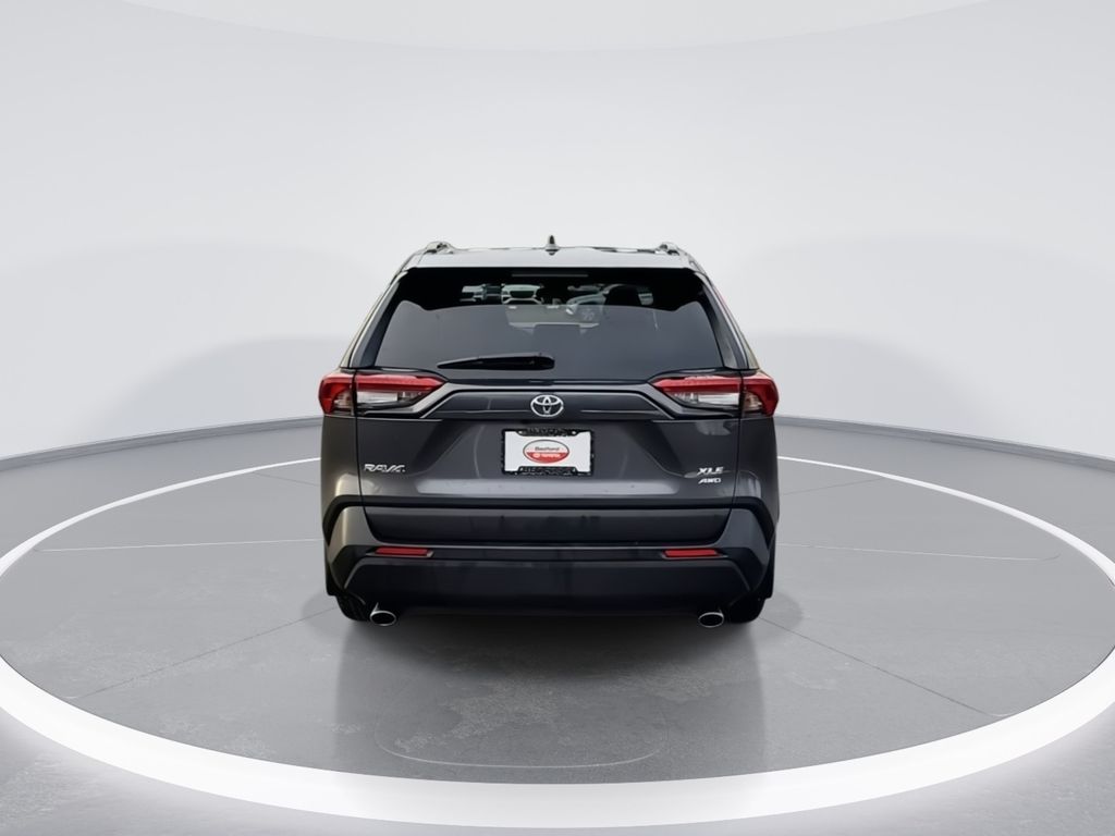 2021 Toyota RAV4 XLE 7