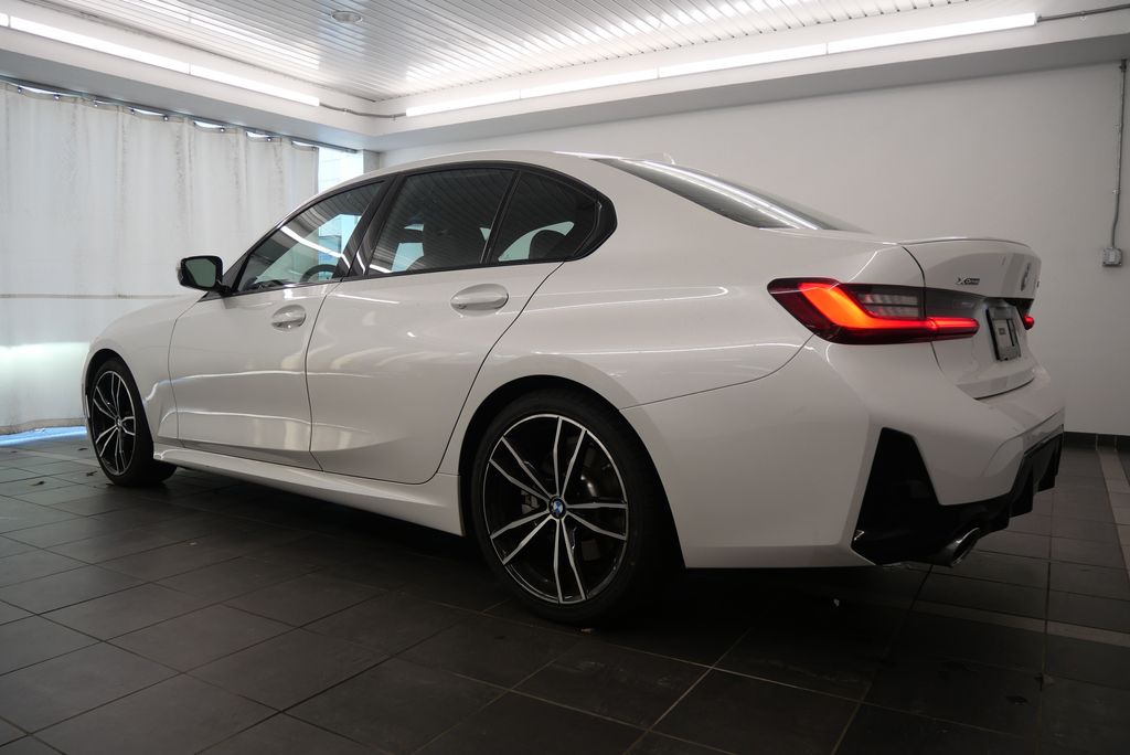 2024 BMW 3 Series 330i xDrive 4