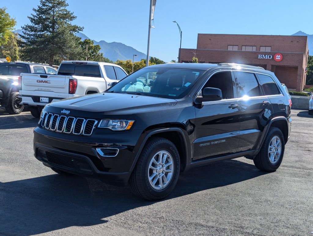 2019 Jeep Grand Cherokee Laredo E 9