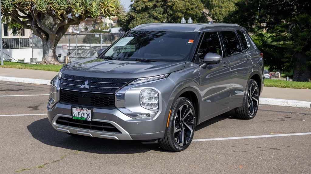 Used 2024 Mitsubishi Outlander SEL 4D Sport Utility
