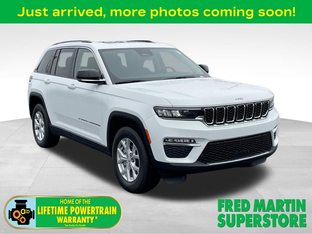 Bright White Clearcoat 2023 Jeep Grand Cherokee Limited 4WD SUV / Crossover Four-Wheel Drive 8-Speed Automatic