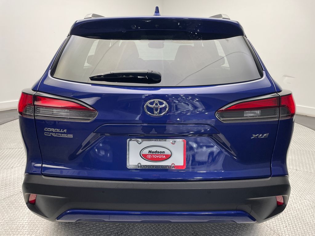 2024 Toyota Corolla Cross XLE 6
