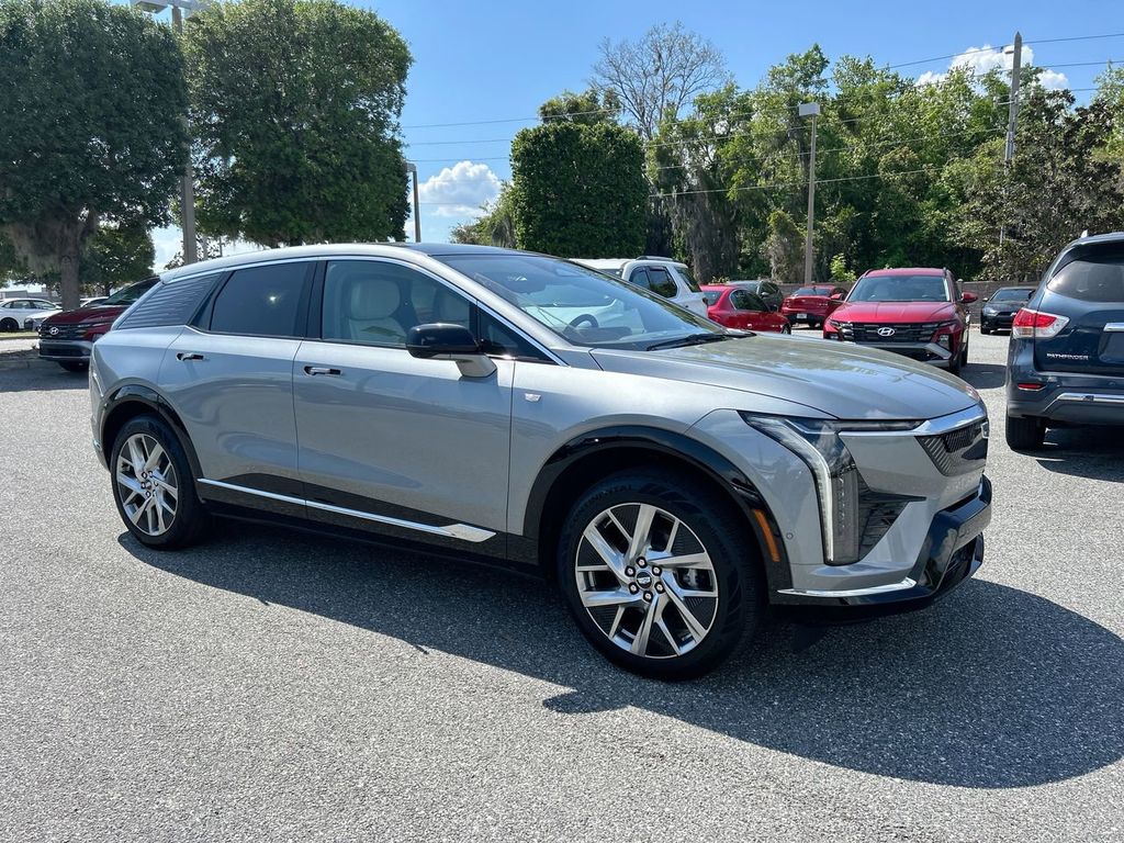 2026 Cadillac OPTIQ Luxury RWD