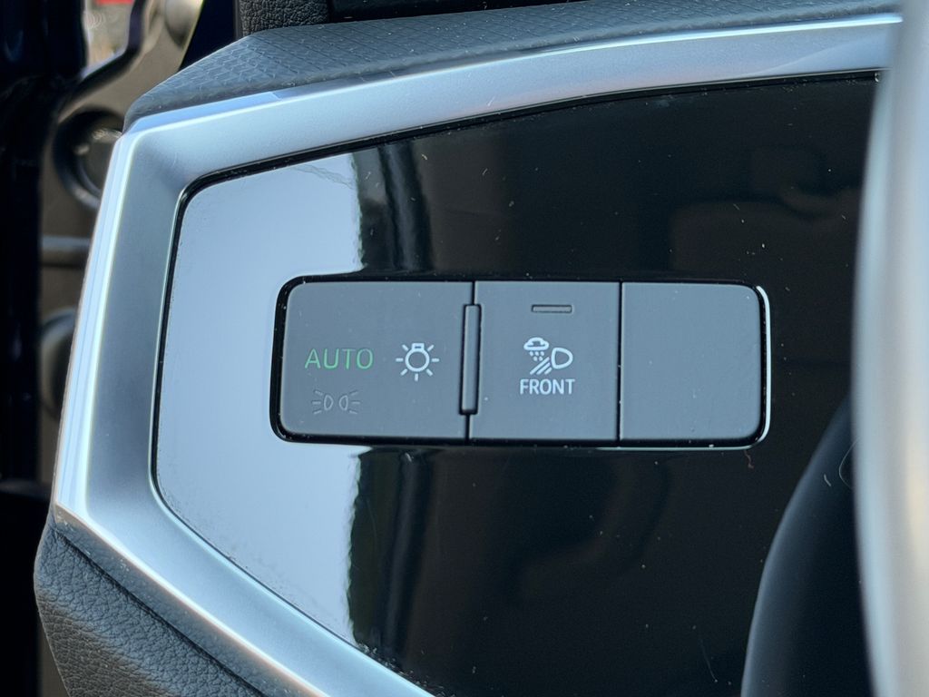 Thumbnail: 2023 Audi Q3 - 32