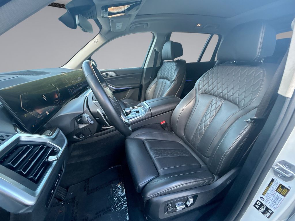 Thumbnail: 2026 BMW X7 - 28