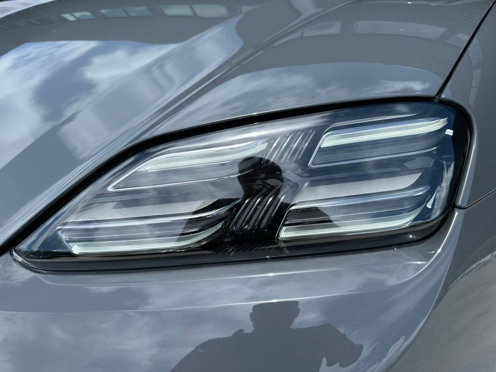 Thumbnail: 2025 Porsche Macan - 13