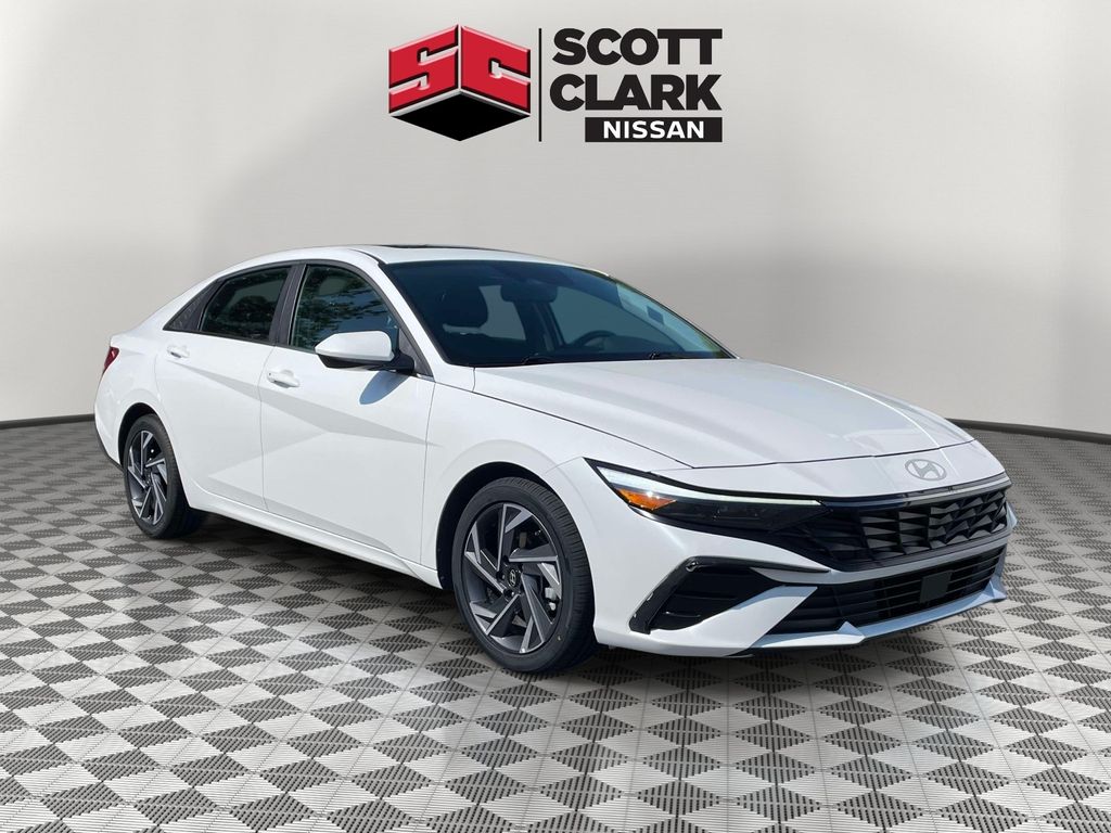  2024 Hyundai Elantra SEL FWD   