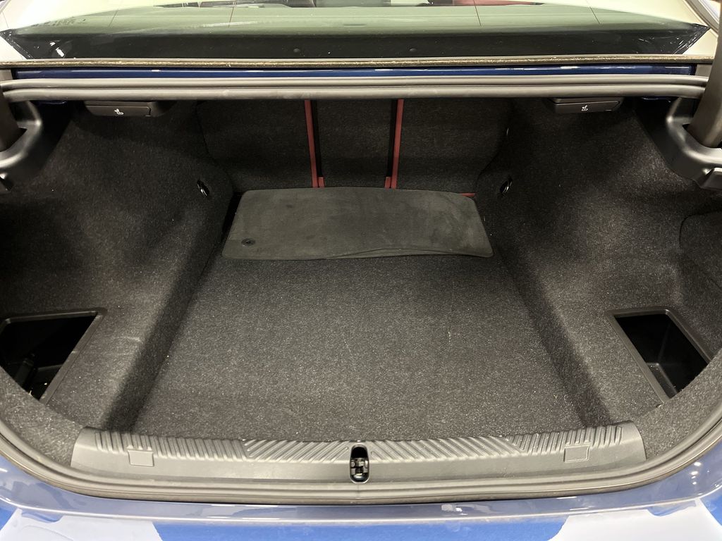 Thumbnail: 2025 BMW 5 Series - 25