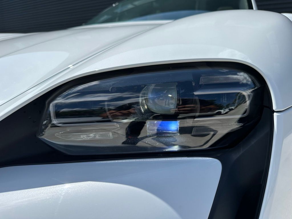 2020 Porsche Taycan 4S 13