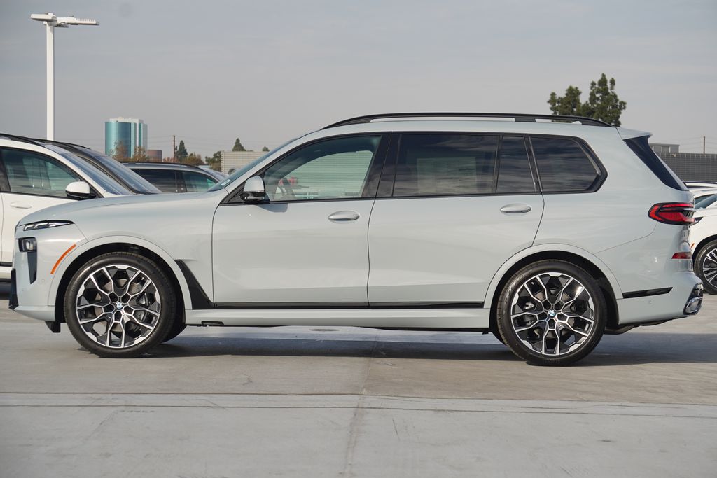 2025 BMW X7 xDrive40i 4