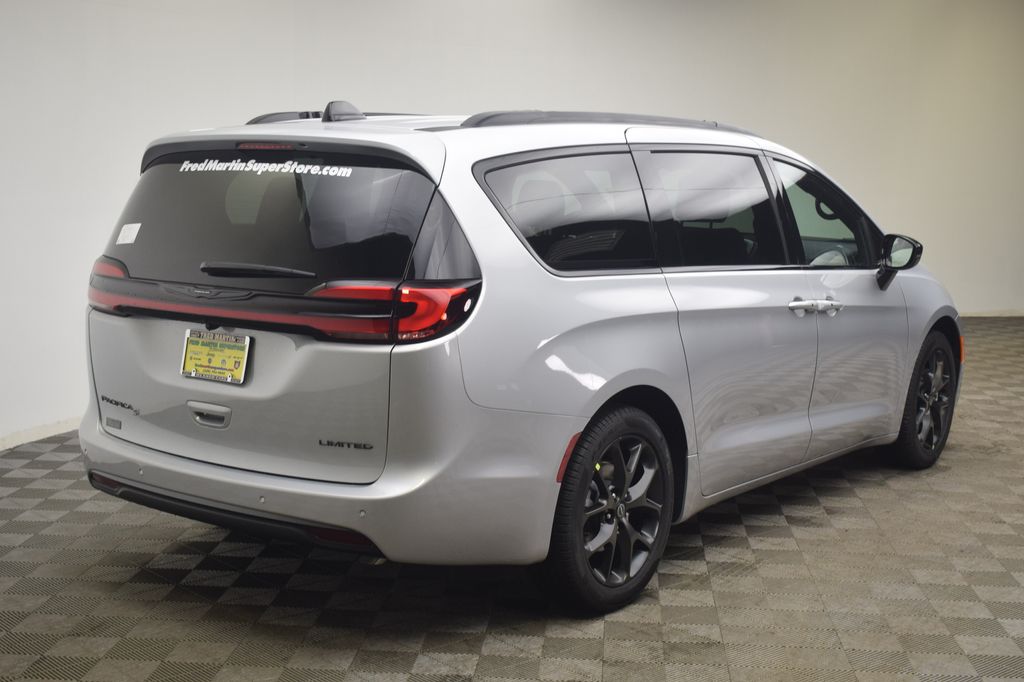 new 2026 Chrysler Pacifica car, priced at $47,696