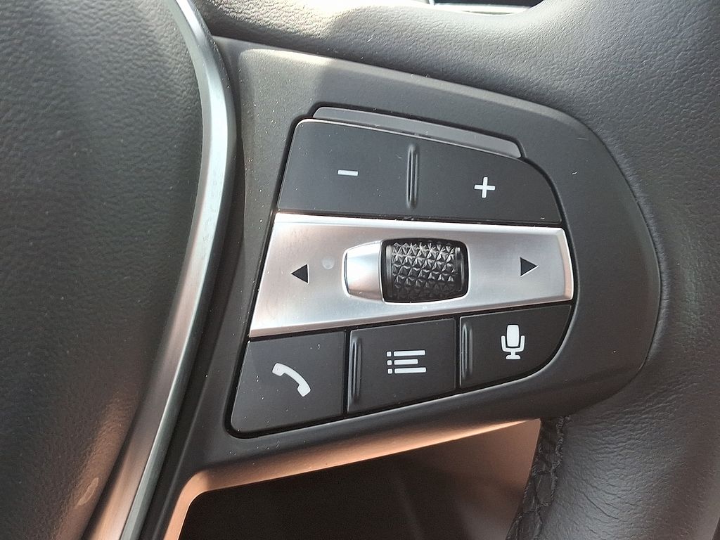2024 BMW 3 Series 330i xDrive 23