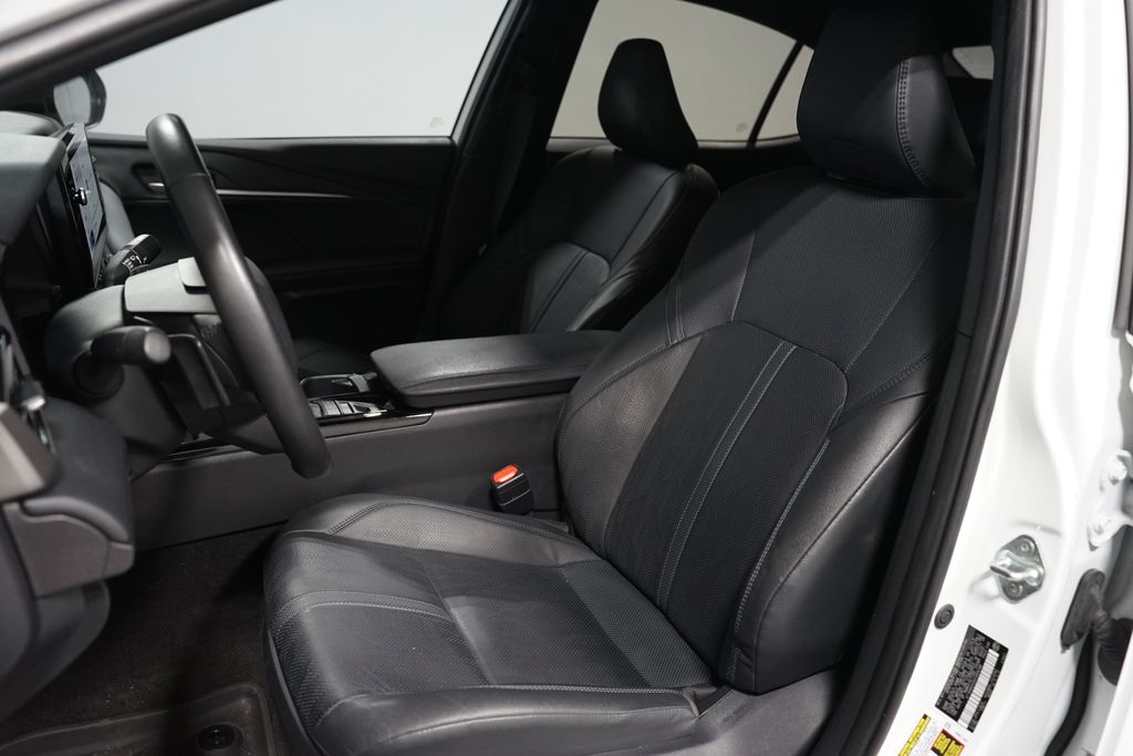 Thumbnail: 2025 Toyota Camry - 6