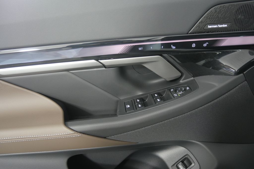 2025 BMW i5 eDrive40 9