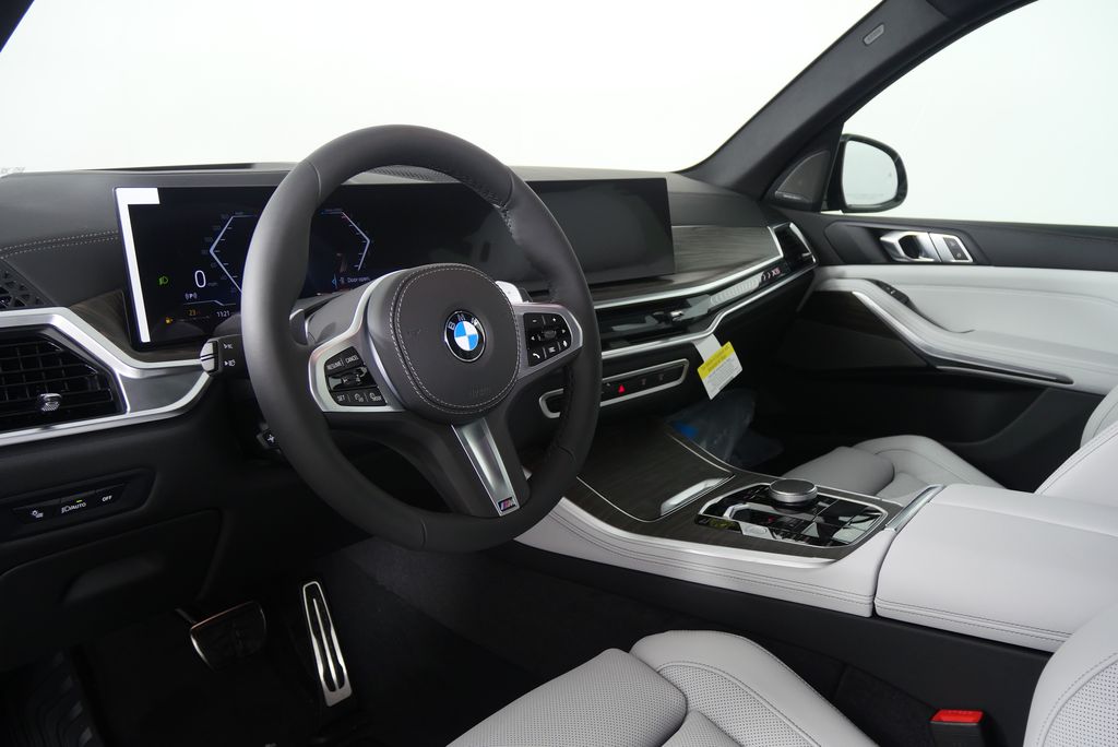 Thumbnail: 2026 BMW X5 - 13