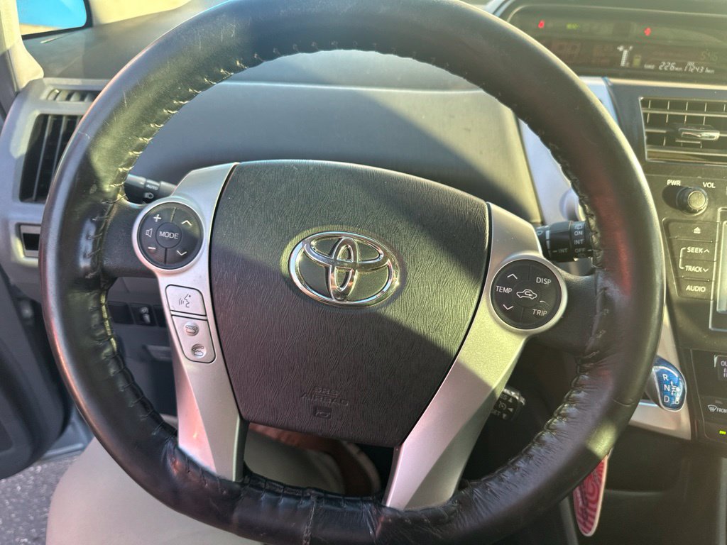 Thumbnail: 2012 Toyota Prius v - 7