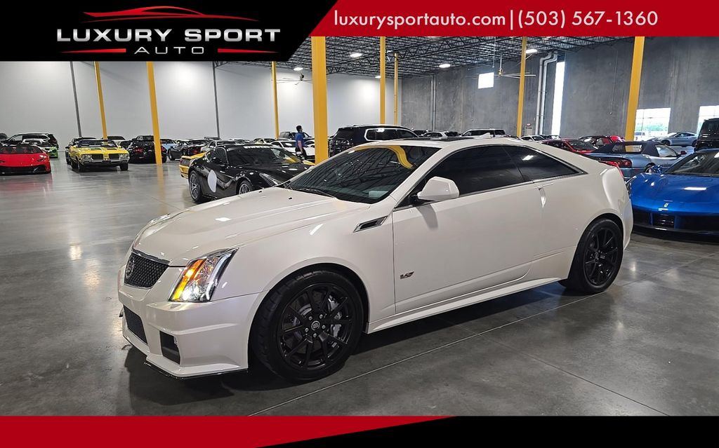 White Diamond Clearcoat 2013 Cadillac CTS-V Coupe Coupe Rear-Wheel Drive 6-Speed Manual
