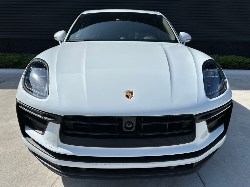 Thumbnail: 2025 Porsche Macan - 7