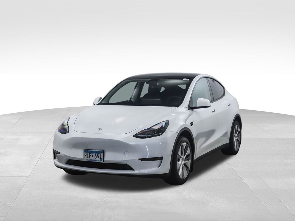 2024 Tesla Model Y Long Range -
                Bloomington, MN