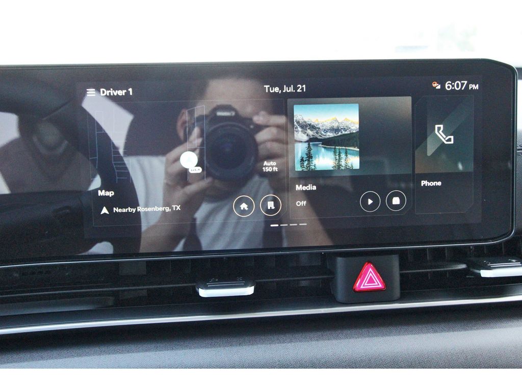 New 2026 Kia Carnival MPV Van