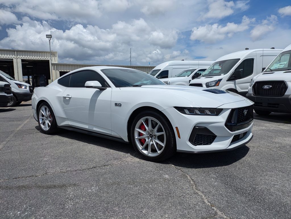 Oxford White 2025 Ford Mustang Coupe Rear-Wheel Drive Automatic