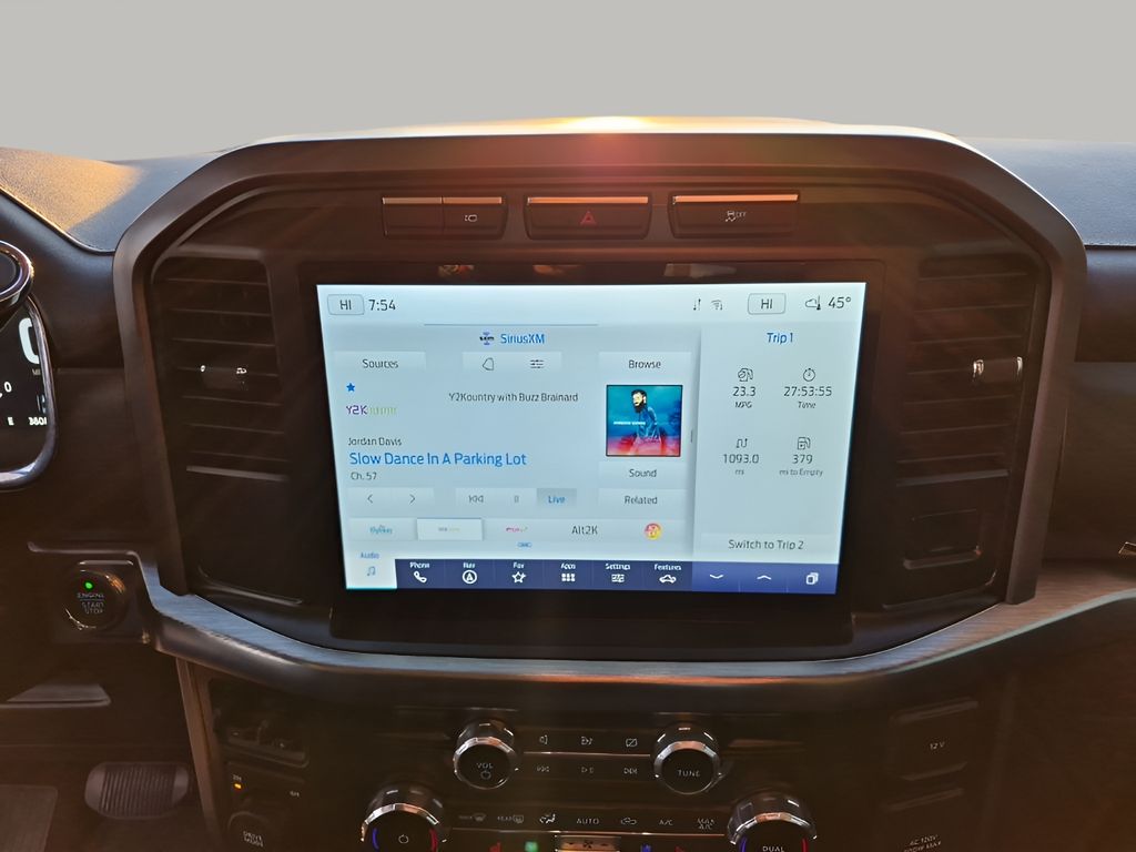 Used 2022 White Ford Lariat image 39