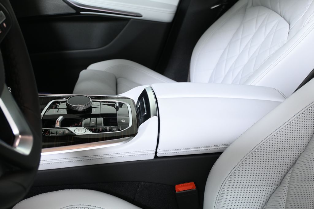 Thumbnail: 2026 BMW X5 - 24