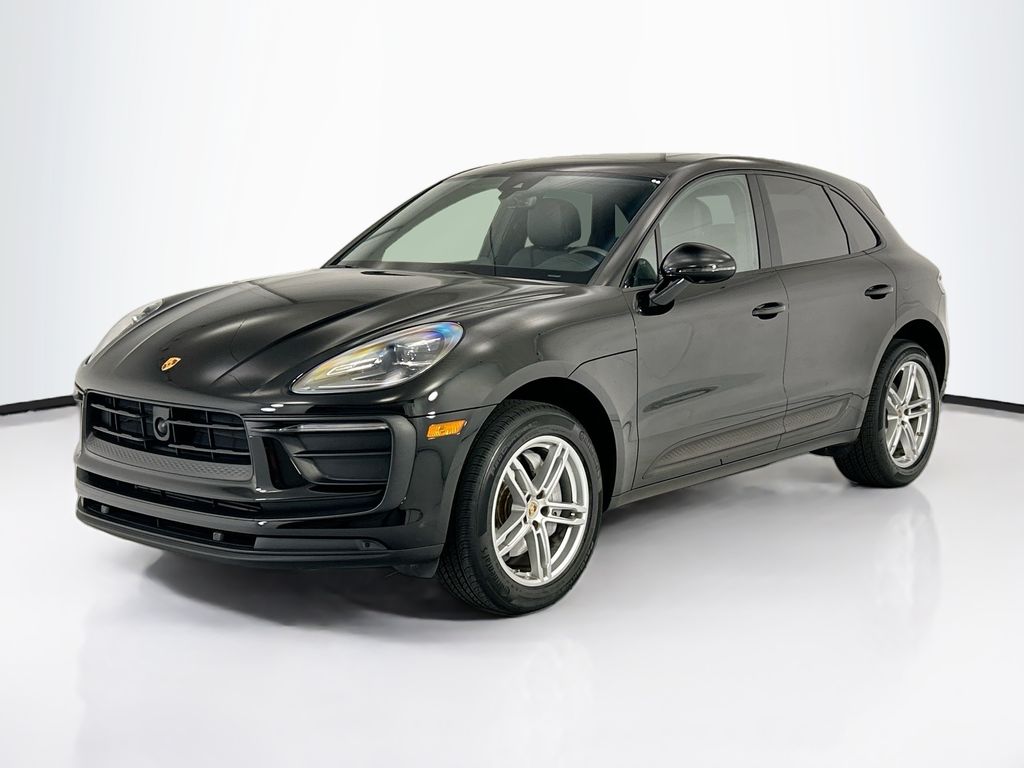 Thumbnail: 2024 Porsche Macan - 1