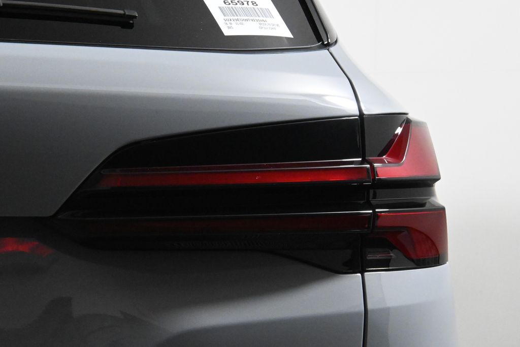 Thumbnail: 2026 BMW X5 - 13