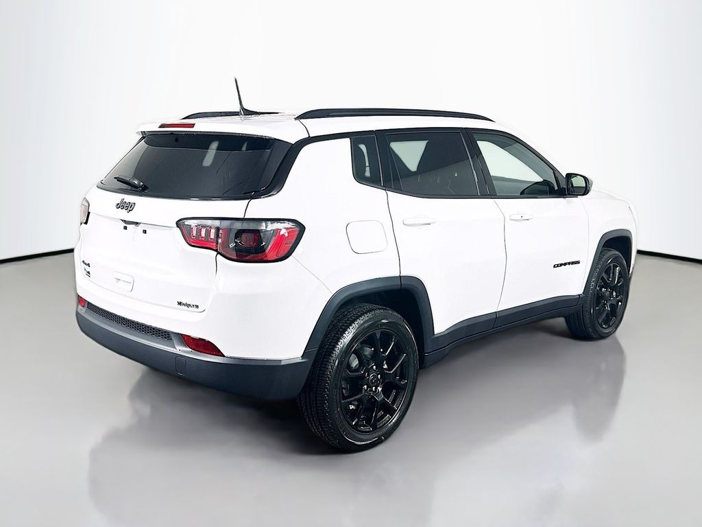 New 2026 White/off-white Jeep Latitude Altitude image 7