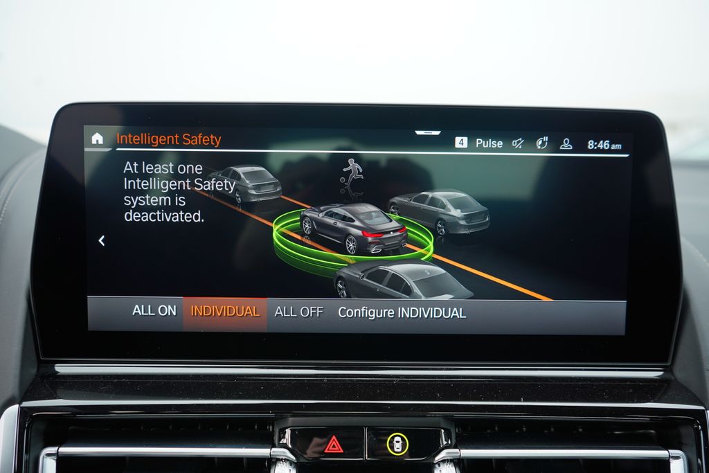 Thumbnail: 2026 BMW 8 Series - 18