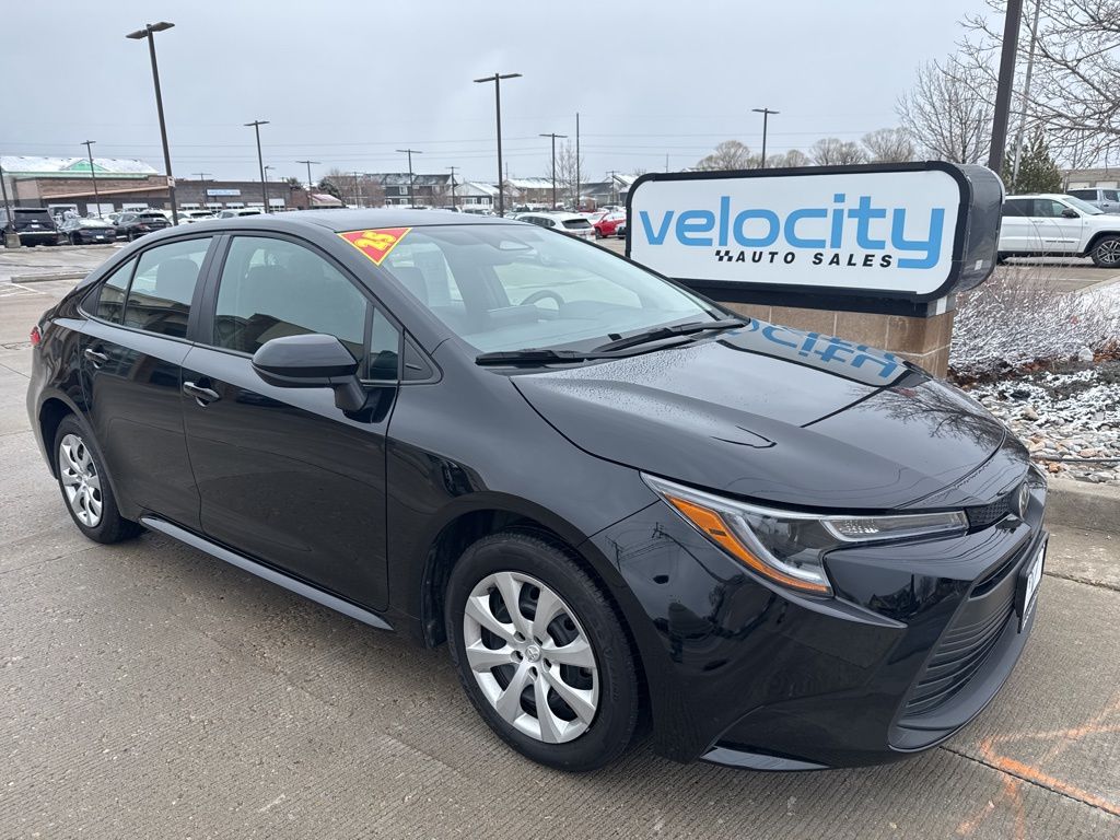 2025 Toyota Corolla LE FWD
