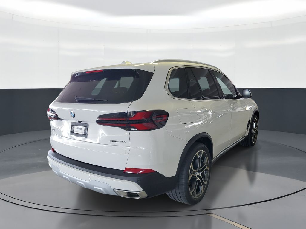 New 2026 White BMW sDrive40i image 3