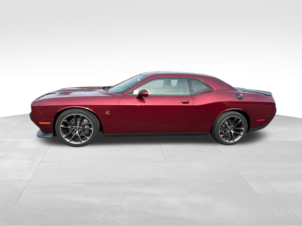 2023 Octane Red Pearlcoat Dodge Challenger R/T Scat Pack RWD Coupe