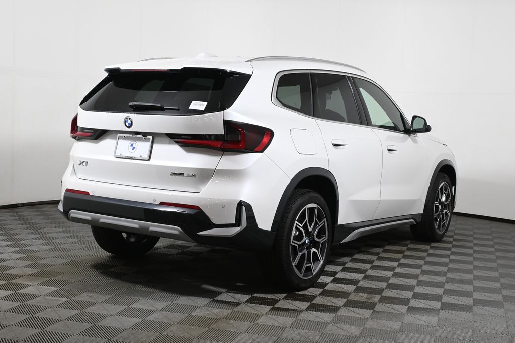 Thumbnail: 2027 BMW X1 - 7