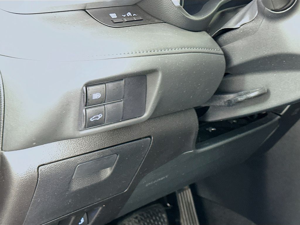 Thumbnail: 2020 Toyota Highlander - 10