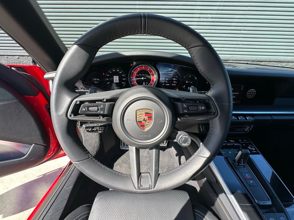 Thumbnail: 2025 Porsche 911 - 17