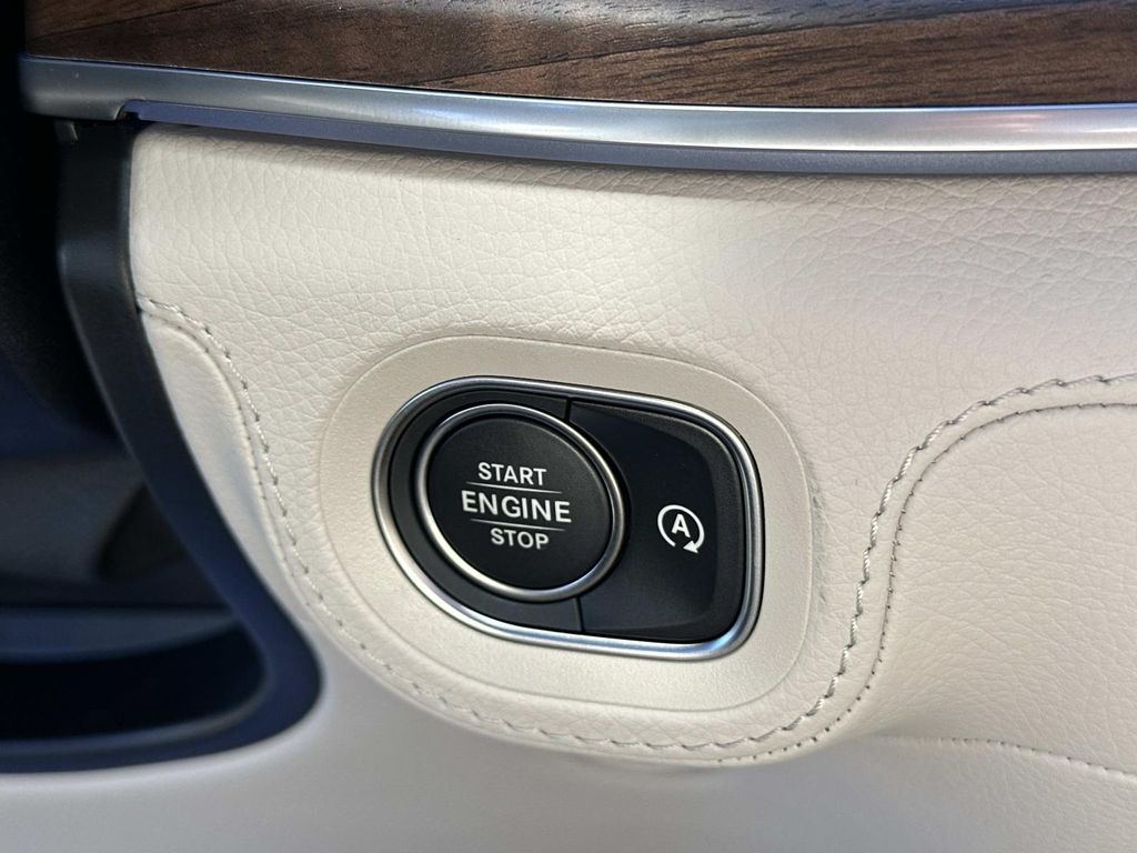 Thumbnail: 2026 Mercedes-Benz GLE - 12