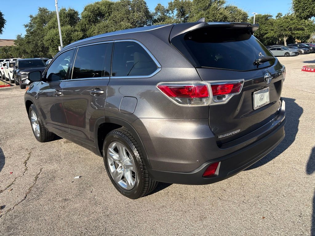 Thumbnail: 2015 Toyota Highlander - 3
