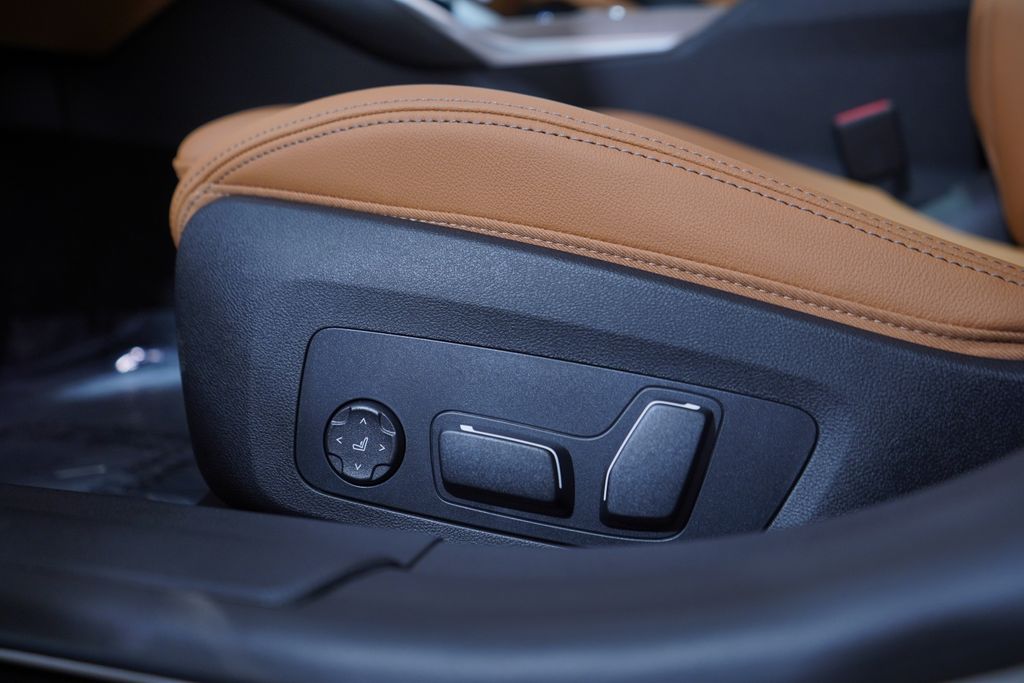 Thumbnail: 2025 BMW i4 - 12