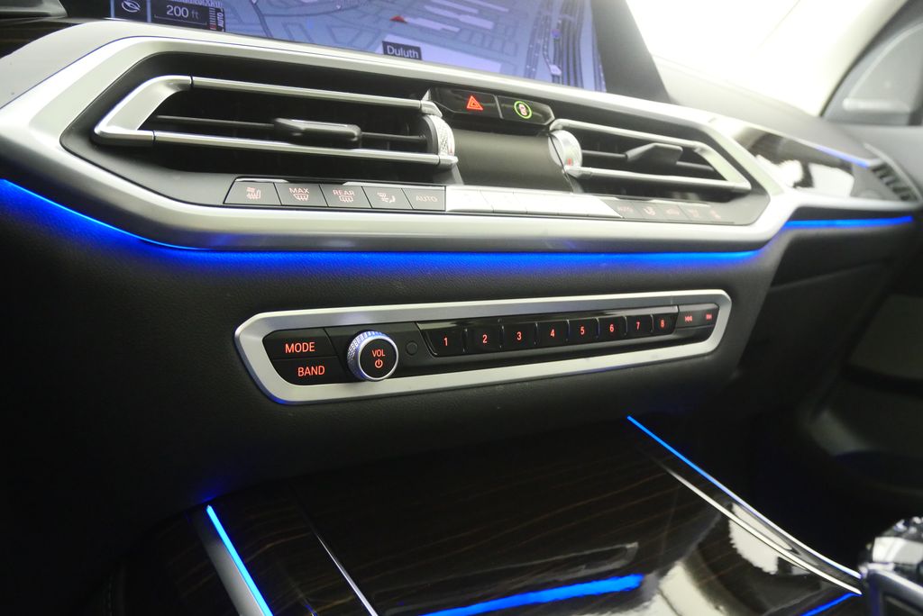 Thumbnail: 2021 BMW X7 - 27