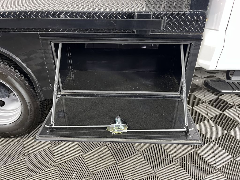 2025 Ford F-350 Crew Cab DRW 4WD Harbor Flatbed Truck for sale #9F0381 - photo 27