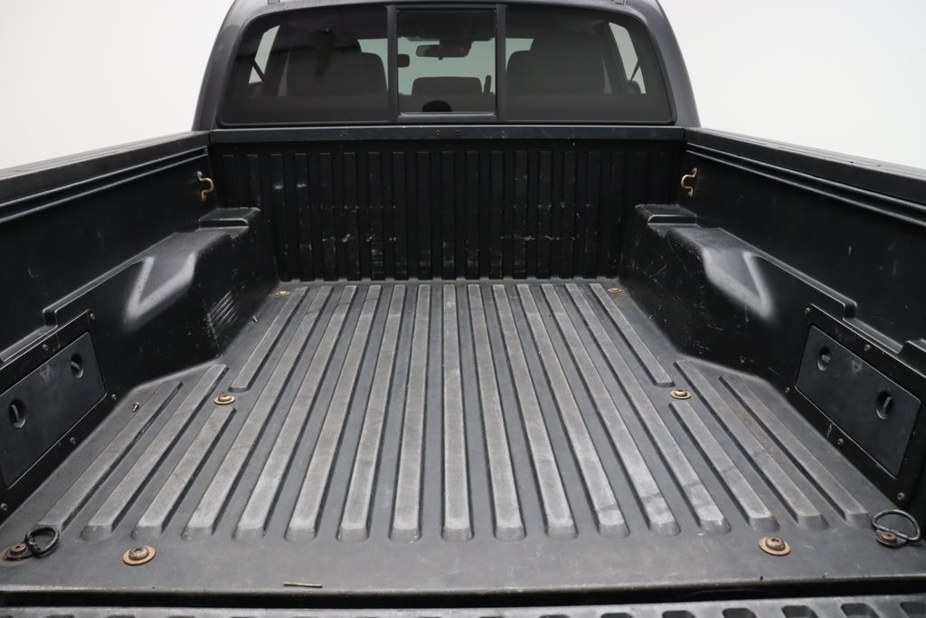 2018 Toyota Tacoma SR5 22