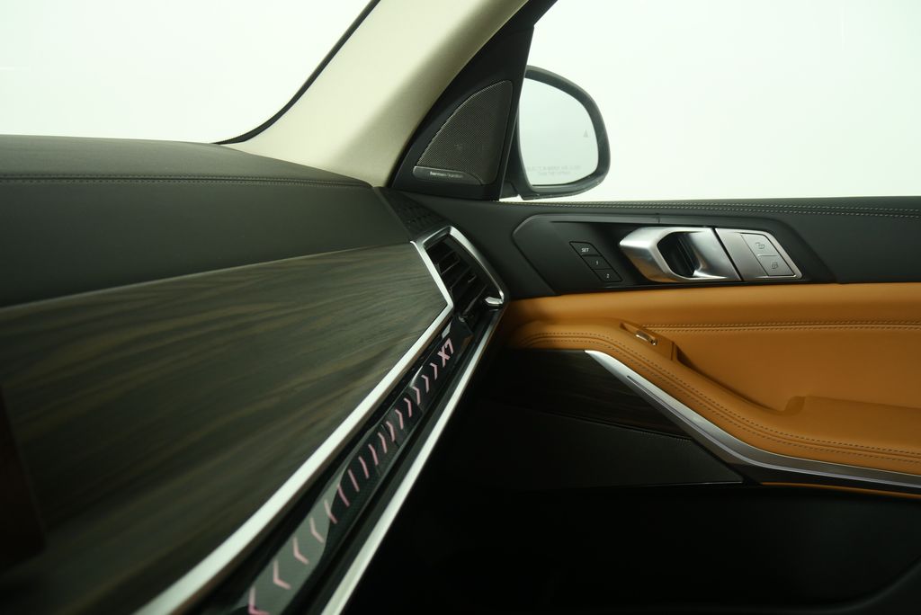 Thumbnail: 2026 BMW X7 - 26