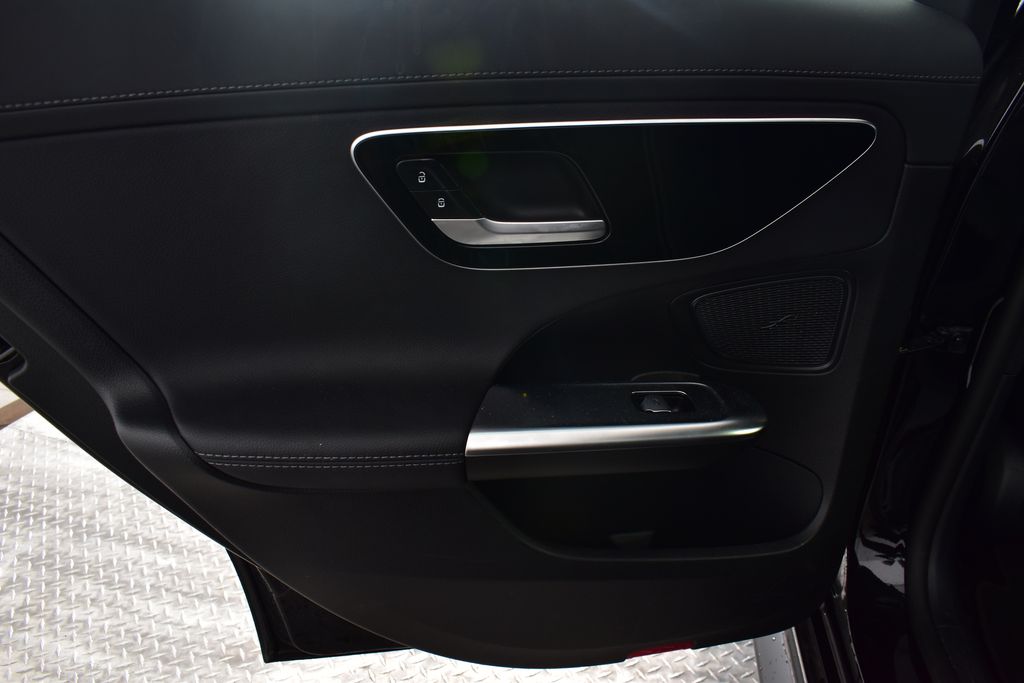 Thumbnail: 2023 Mercedes-Benz C-Class - 22